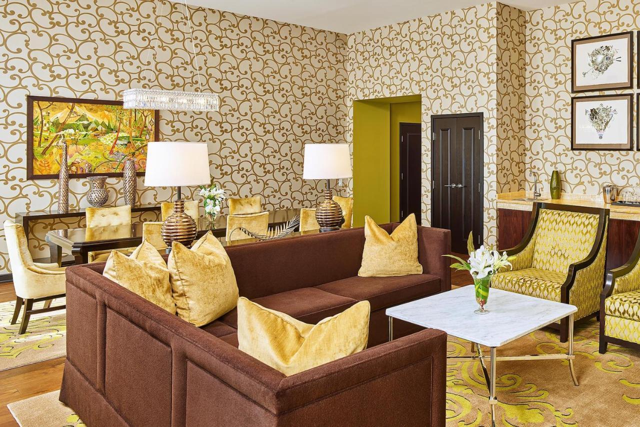 The Nines Suite Club level 1 Bedroom Suite 1 King,1629899764:JPEG